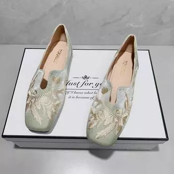 Guofeng new Chinese square head flat-soled single shoes 2025 new large size soft-soled cheongsam shoes retro embroidered Doudou ladyshoes 35 зелёный