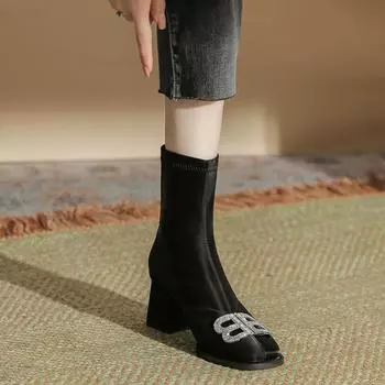 H793-7 autumn and winter new high mercerized suede short boots women s personality European goods tide thick heel boots children s large rhinestone 35 чёрный