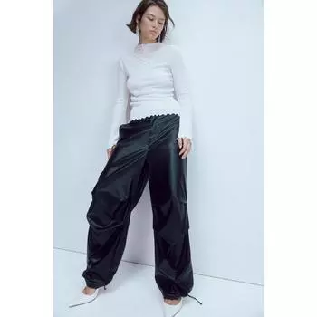 H&M брюки-парашют с покрытием черные 1205641001