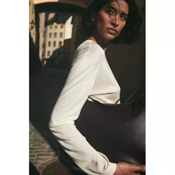 H M v neck sweater cream