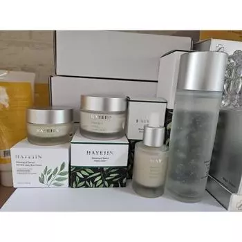 Ha Ye-jin Lotus Basic 4-Piece Set Vitality Toner Успокаивающая сыворотка Восстанавливающий крем Крем для глаз