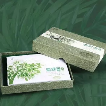 Haiwan 2019 Высокое качество необработанный пуэр изумрудный материал из материала древних деревьев Шэн Пуэр кирпич 250 г коробка для чая