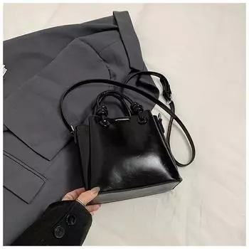 Hand carrying simple bucket bag women s commuting shoulder bag new trendy fashion messenger bag trendy