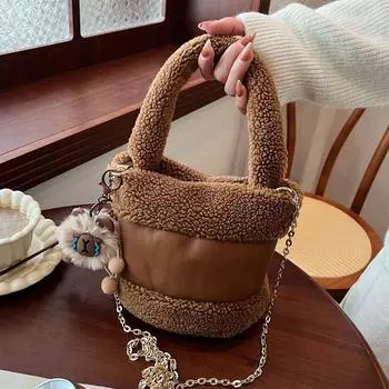 Ручная сумка из нежной плюшевой овечьей шерсти, маленькая женская милая сумка-ведро для дня, для ношения в руке no pendant коричневый