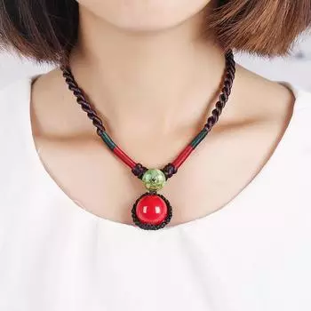 Hand-woven neck chain, red ball beads, women s simple short necklace, retro versatile accessories, red bean collarbone chain.