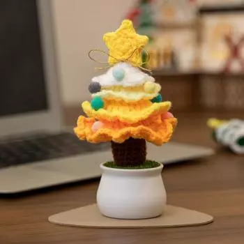 Hand-woven wool Christmas tree small potted plant finished tabletop ornament decoration Christmas creative gift