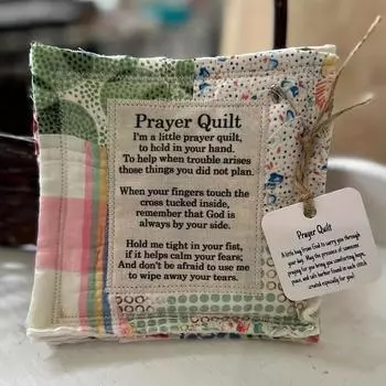 Карманное молитвенное одеяло ручной работы с деревянным крестом - красочные ткани, винтажный стиль, символический дизайн псалмов, удобное и поддерживающее