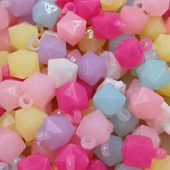 Hanmade Car Key Chain Acrylic Colored Mobile PhoneChain Loose Bead Hanging Hole Jewelry Beaded 10pcs 16 * 21mm Polyhedral cube белый