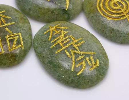 Harmonize Aventurine 4 Pieces Reiki Healing Stone Energy Generator Table