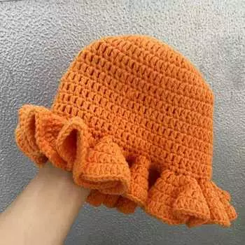 Шапка женская корейская мягкая однотонная симпатичная шапка для девочек на осень и зиму шерстяная шапка с ремешками шапка с оборками по краю повседневная вязаная панама M56-58cm зелёный