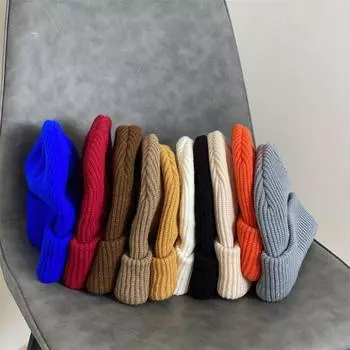 Hats Women s autumn and winter knitted hats show their faces Small trendy brand Metal label Cold hats Pullover hats Ear protectors Warm M56-58cm красный