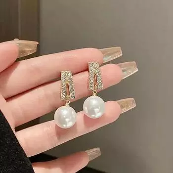 Her Lab | Жемчужное ожерелье, серьги из циркония, упаковка в шкатулке для украшений