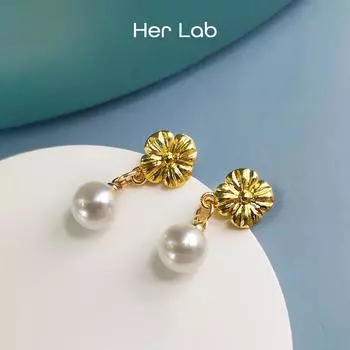 Her Lab | золотые серьги с жемчугом Daisy | изысканные женские аксессуары | лучший подарок | шкатулка для украшений
