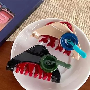 High End Color Collision Retro Button Clip Темпераментная девушка Треугольник Нерегулярный Цвет Соответствия Диск Заколка Для Волос Заколка Акула красный