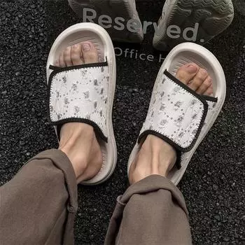 High-end men s slippers summer Internet celebrity slippers outdoor soft sole design cartoon beach shoes 371247-J 38 белый