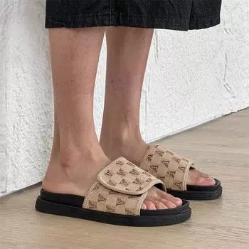 High-end men s slippers summer Internet celebrity slippers outdoor soft sole fashion trend design sense beach shoes 371248-J 38 чёрный