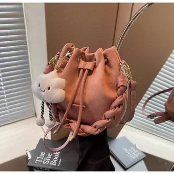 High-end niche bag women s autumn and winter 2024 new retro messenger bag niche pleated portable bucket bag чёрный