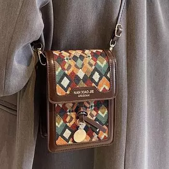 High-end Niche Bag Women s New Retro Messenger Bag Small Square Bag French Niche One-shoulder Messenger Bag хаки