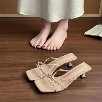 High-end temperament open-toed slippers women s summer wear kitten heel with skirt silver sandals women 35