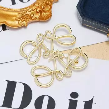 High-grade gold square hollow brooch women s light luxury temperament suit corsage versatile personality geometric pin tide золотой