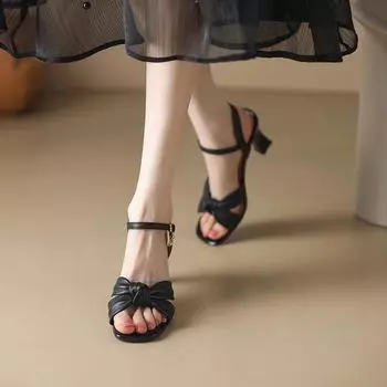 High-heeled sandals women s summer new open-toed thick heel one-button fashion shoes black sheepskin women s shoes 33
