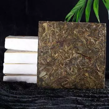 High Quality Yunnan Pu er Raw Tea Brick Spring Tea Ancient Tree Golden Leaf 500g