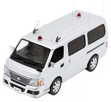 Hiko Seven Nissan Caravan Полицейский штаб Отдел безопасности Радиомобиль Полный продукт RAI S 1/43 (E25) серебряный
