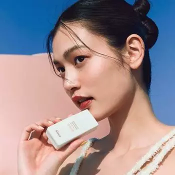 hince Second Skin Tone Up База Muted Green