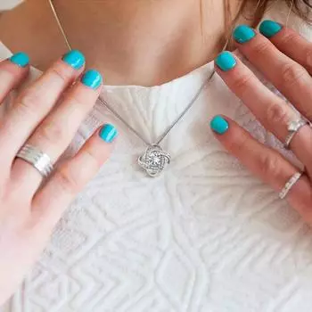 Хит продаж, полный бриллиантовый кулон, модное европейское и американское женское ожерелье с четырьмя листами клевера и циркониевыми аксессуарами для ожерелья серебряный