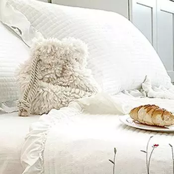 Хлопковое одеяло Чистый цвет Домашняя мода Элегантный узор вышивки Tencel Хлопковое летнее охлаждающее одеяло 2 X Pillowcase 48x74cm белый