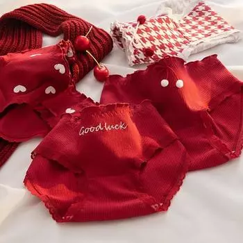 Хлопковые трусики для женщин с сердечками, женское милое кружевное красное нижнее белье со средней талией на удачу