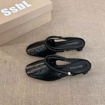 Hollow belt buckle, flat-bottomed retro high-heeled cool slippers, women s summer fashion bag head dragging two, wearing wedge-heeled sandals 35