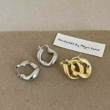 Холодные и гладкие, витые металлические пряжки для ушей, женская простая нишевая мода, индивидуальный темперамент, универсальные серьги для поездок на работу