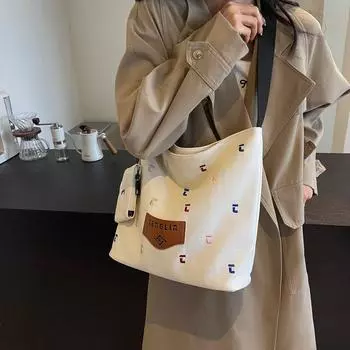 Холщовая сумка большой вместимости женская сумка-тоут с вышитыми буквами студенческая сумка через плечо чёрный