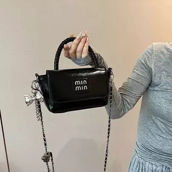 Hong Kong Counter Silver Shoulder Bag Women s 2025 New Summer Light Luxury Niche High Sense Portable Square Sling Bag Black delivery pendant