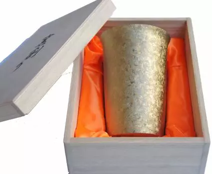 HORIE Tsubame Sanjo Titanium Double Tumbler Kiln Made Wide Mouth 300cc Gold Made in Japan Insulation Paulownia Box T13KM300 Heat/Cold золотой