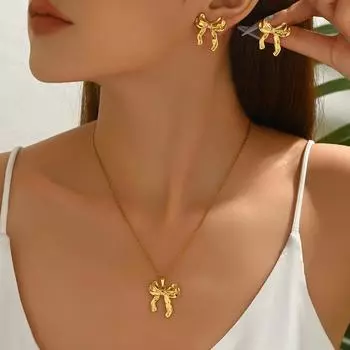 Hot Sale Ladies Jewelry Set Geometric Bow Design Pendant Necklace Versatile Earrings