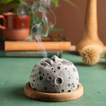 Hot Sale Moon Face Incense Holder with Base Mysterious Incense Resin Decorative Moon Incense Burner for Home Relaxation Ornament