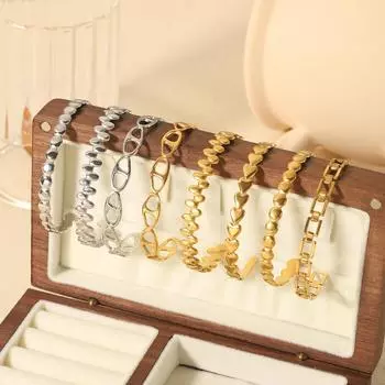 Hot-selling retro niche design love open bracelet jewelry stainless steel high-end jewelry women