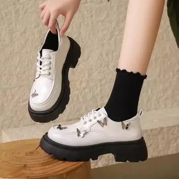 Горячие продажи Весна Ретро Новый стиль Милая бабочка Летающие Британские кожаные туфли Женские на толстой подошве На шнуровке Лоферы Балетки 35