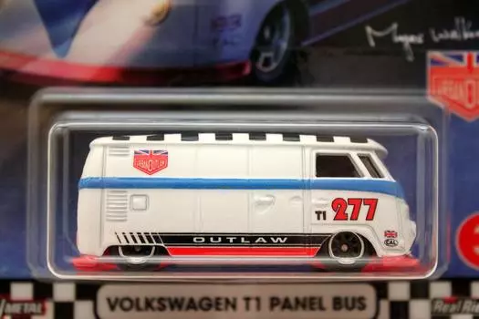 Hot Wheels BOULEVARD 2020 Volkswagen T1 Panel Bus Magnus Walker Checker White #003