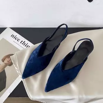 Houkong word with half bag head, shallow mouth high heels, women s French gentle pointed blue velvet single shoes, new in 2024 35