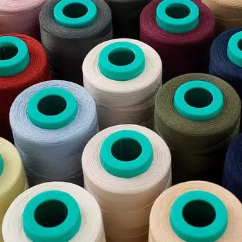 Нитки полиэстеровые для бытовых швейных машин 3000 ярдов Morandi Hand Sewed 402 Colored Pagoda Thread Швейные нитки