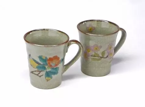 Хяккаэн Кутани Ёсино вишневая камелия с птицей керамическая 190 мл 2 шт [Парная кружка] и Ура-э