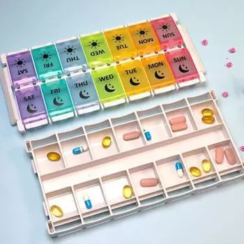 Хранение предметов Легко носить с собой Удобный пищевой контейнер для хранения таблеток на 7 дней в неделю Контейнер для таблеток разноцветный