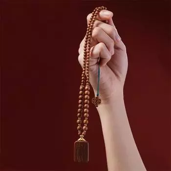 Художественное женское ожерелье с пятью струнами из сандалового дерева.