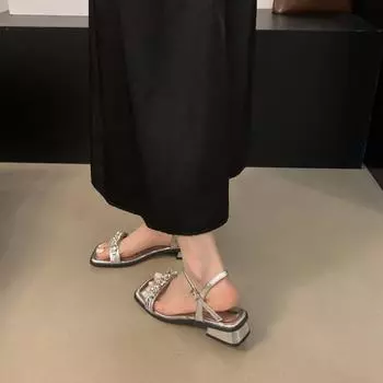 Huge comfortable bag head thick heel sandals women s 2025 new retro platform round head empty Velcro high heels 35 серебряный