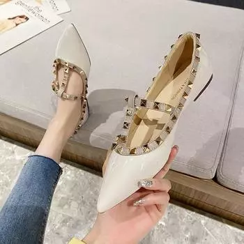 Huiliya flat-soled soft-soled shoes low-heeled single shoes women s pointed head shallow mouth rivets patent leather temperament women s shoes W925-3 35 серый
