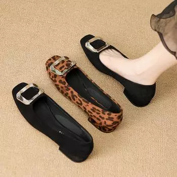 Huiliya low-heeled shoes women s thick heels are not tired of feet, new leopard print square buckle French square head light mouth single shoes 35 чёрный