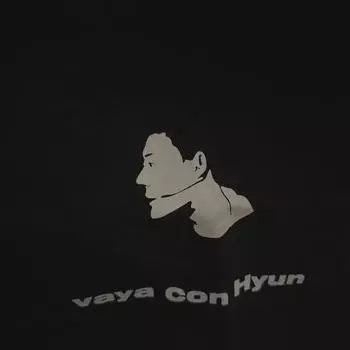 Hyunwoo Jin продает 2 вида одеял и эко-сумок